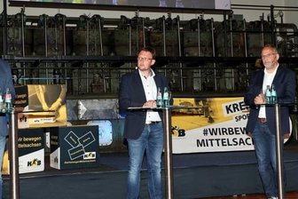 Landrats-Kandidaten einig: Ehrenamt ist wichtig - Sven Liebhauser, Rolf Weigand sowie Dirk Neubauer (v. l.) stellten sich den Fragen der Sportler. Zum Dialog hatte der Kreissportbund Mittelsachsen eingeladen.