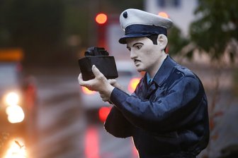 Landratsamt: Falscher Polizist ist harmlos - Auf Wacht: der falsche Polizist.