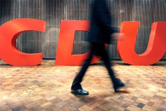Landtagswahl 2024: Diese Kandidaten schickt die CDU im Erzgebirge ins Rennen - Die Erzgebirgs-CDU hat jetzt ihre Kandidaten für die Landtagswahl 2024 nominiert.