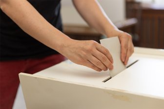 Landtagswahl im Erzgebirge: In diesem Dorf wählt jeder Zweite blau - Die AfD holt zur Landtagswahl alle fünf Direktmandate im Erzgebirge.