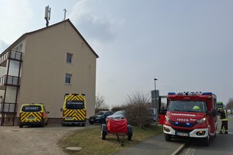 Langenbernsdorf: 89-Jährige stirbt bei Wohnungsbrand - Bei einem Brand am Dienstag in Langenbernsdorf kam eine Frau ums Leben.