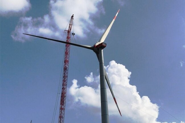 Langenbernsdorf: Rat debattiert über Bau von Windrädern an Ortsgrenze - Wieder ein Thema: der Bau einer oder mehrerer Windkraftanlagen auf dem Gebiet von Niederalbertsdorf.