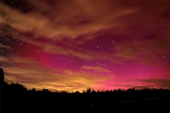 Langenchursdorf: Polarlichter am Abendhimmel - Das für unsere Breiten ungewöhnliche Naturschauspiel war nur für kurze Zeit zu sehen.