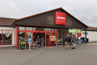 Langenhessen: Warum schließt der Penny-Markt schon 18 Uhr? - Der Penny-Markt in Langenhessen, der Ende November dicht macht, schließt seit wenigen Tagen schon 18 Uhr.