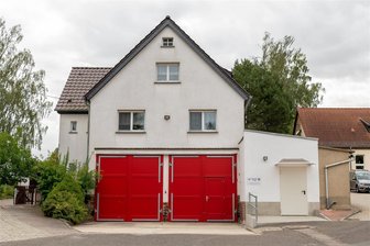 Langenleuba-Oberhain braucht ein neues Gerätehaus: Dieser skurrile Grund steckt dahinter - Das Feuerwehrgerätehaus in Langenleuba-Oberhain gehört nicht zum Eigentum der Stadt Penig, außerdem ist es zu klein für ein neues Einsatzfahrzeug. Daher plant die Stadt den Bau eines neues Domizils.