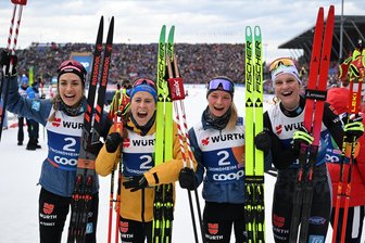 Langlaufstaffel mit Hennig und Hoffmann jubelt in Trondheim über Bronze: „Sie ist die coolste Socke, die ich kenne“ - Glückliche Bronzefrauen: Pia Fink, Katharina Hennig, Helen Hoffmann und Vici Carl (von links).