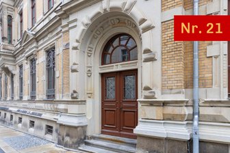 Langzeitbaustelle im Erzgebirge: Wo aus dem Kaiserlichen Postamt das neue Finanzamt wird - Es beeindruckt noch immer: das einst Kaiserliche Hauptpostamt an der Klosterstraße – unter anderem mit seinem Eingangsportal. Mittlerweile ist die Post längst ausgezogen. Das Objekt wird vom Finanzamt Annaberg genutzt.