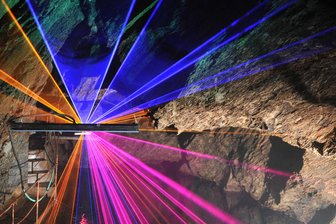 Lasershow in der Drachenhöhle Syrau startet - Zum Abschluss der Führungen gibt es für die Besucher ab Ostern wieder eine Lasershow.