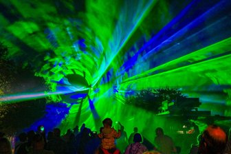 Lasershow zaubert Lichtertraum an den Nachthimmel im Reichenbacher Park der Generationen - Die Lasershow machte den Nachthimmel zur Bühne.