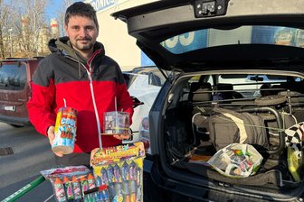 Lassen es die Freiberger zu Silvester wieder krachen? - Benjamin Franke aus Freiberg hat in diesem Jahr für circa 100 Euro Feuerwerksartikel gekauft.