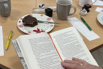 „Lasst uns reden über Bücher“ – Neue Veranstaltungsreihe im Erzgebirge blättert spannendes Kapitel auf - Was gibt es Schöneres als ein gutes Buch zu einer Tasse Kaffee.