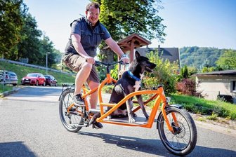 Lastenräder aus Kriebethal: Die Liebhaber schrauben selbst - Geschwindigkieten bis zu 35 Kilometer pro Stunde sind auf dem Lastenfahrrad möglich.