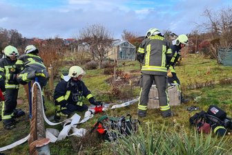 Laubenbrand in Zwickauer Gartenanlage: 15.000 Euro Schaden - Zu einem Laubenbrand ist es am Donnerstagachmittag im Zwickauer Stadtteil Marienthal gekommen.