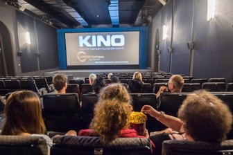 Laufen Netflix & Co. Kinos im Erzgebirge den Rang ab? - Das Union Filmtheater in Schneeberg. Betreiberin Katharina Repp beklagt Preissteigerungen und Personalmangel, denkt aber dennoch positiv in die Zukunft. 