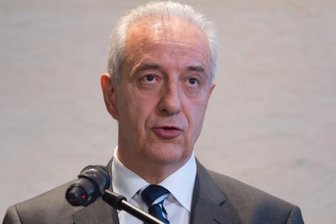 Lausitzer Elektroautowerk: Neues Lebenszeichen vom Großprojekt - Stanislaw Tillich (CDU) - Sachsens Ministerpräsident