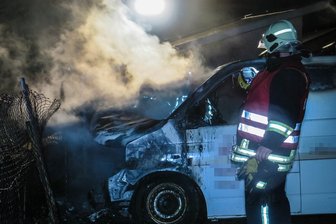 Lauter: Transporter in Flammen -