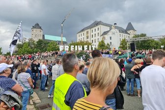 Lautstarker Protest in Plauen -