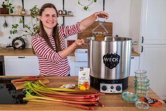 Leben wie die Großeltern: 27-Jährige aus dem Landkreis Zwickau gibt auf Instagram Tipps zum Einkochen - Tatjana Franz filmt Kochvideos für Social Media. Auf Instagram folgen ihr über 40.000 Nutzer unter „incapitalletters.de“.