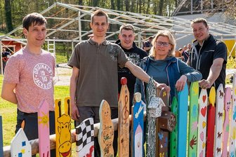 Lebendiger Ort feiert drei Tage lang - Niedersteinbach feiert drei Tage lang 675 Jahre Dorfleben. Sie und viele weitere tragen zum Gelingen des Fests bei(v. l.): Marcel Tischer, Oliver Flemming, Tobias Päßler, Kathrin Leberecht und Alex Quaas.