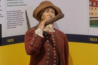 Lebensgroße Figur erinnert an Anfänge der Steinkohle - Das Objekt des Monats Mai: die Figur eines Steinköhlers.