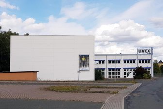 Leeres Uvex-Gebäude im Vogtland: Welche Firma dort einzieht - In dem Gebäude werden künftig Nahrungsergänzungsmittel hergestellt.