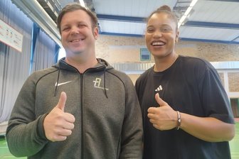 Legendär, kurios, unvergessen: Die verrücktesten Geschichten aus 20 Jahren Rochlitzer Kugelstoßmeeting - Organisator Christian Sperling hat wieder ein hochkarätiges Teilnehmerfeld zusammengestellt. Yemisi Ogunleye kommt erstmals als Olympiasiegerin nach Rochlitz.