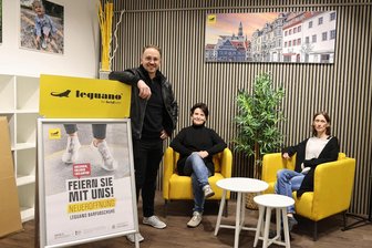 „Leguano“-Laden für Barfußschuhe eröffnet in Zwickau - Das Team der künftigen „Leguano“-Filiale in Zwickau (v.l.): Christian Göbel, Jeanette Schmidt und Karina Kraus.