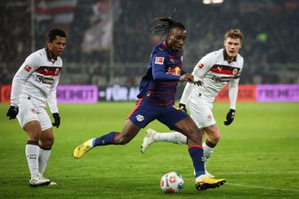 Lehren aus Leverkusen: So will Leipzig in die Königsklasse - Yan Diomande (M) im Hinspiel beim FC St. Pauli. (Archivbild)