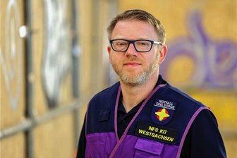 Lehrer stirbt bei Unfall auf der Freitagstraße bei Zwickau: Krisenhelfer kommen an Schule - Mike Kretzschmar ist als Teamleiter für die Krisenintervention in Zwickau und Umgebung verantwortlich. 