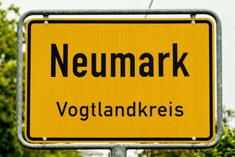 Lehrerzimmer in Neumarker Schule erhält neue Decke - In der Grundschule Neumarkt muss die Decke im Lehrerzimmer saniert werden.
