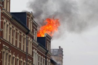 Leichenfund in Brandwohnung: Haus auf Chemnitzer Sonnenberg nach Feuer unbewohnbar -