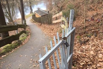 Leichenfund in Flöha: Mann und Frau stammten aus Offenbach bei Frankfurt - Die beiden Toten, die am Freitagabend in einem Bungalow nahe der Gaststätte Finkenmühle zwischen Flöha und Braunsdorf von der Polizei aufgefunden worden sind, stammen aus Offenbach bei Frankfurt (Main). 