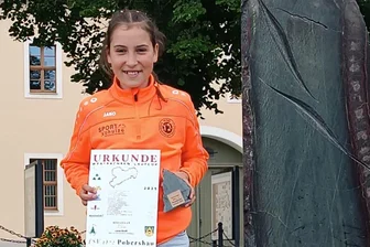 Leichtathleten aus dem Erzgebirge zwischen Erfolg und Ärgernis - Leichtathletin Lena Groß von der WSG Schwarzenberg-Wildenau bleibt in der Erfolgsspur.