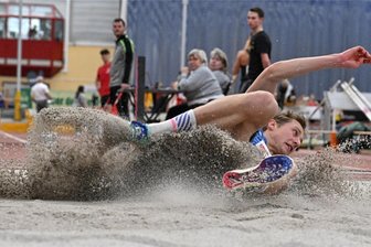Leichtathletik: Dreisprung-Ass Max Heß fliegt beim Heimspiel in Chemnitz am weitesten - Lokalmatador Max Heß ließ sich bei seinem Heimspiel den Sieg nicht nehmen.