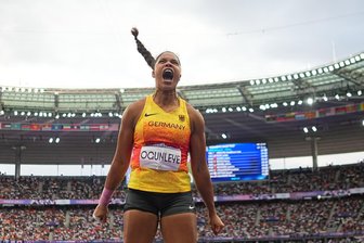 Leichtathletik: Olympiasiegerin Yemisi Ogunleye kommt zum 20. Internationalen Kugelstoßmeeting nach Rochlitz - Im August 2024 sicherte sich Yemisi Ogunleye vor 80.000 Zuschauern im Pariser Stade de France die Goldmedaille bei den Olympischen Spielen.