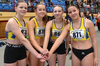 Leichtathletinnen der LG Mittweida gewinnen bei Hallenlandesmeisterschaft in Chemnitz acht Medaillen - Die Mittweidaer Sprintstaffel mit Thea Wassel, Pauline Liebers, Mara Fuhrmann und Sophia Mertin (v. l.) wurde Sechste.