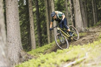 Leichte E-Bikes liegen im Trend - Leichte E-Mountainbikes sind immer öfter auf Trails zu sehen.