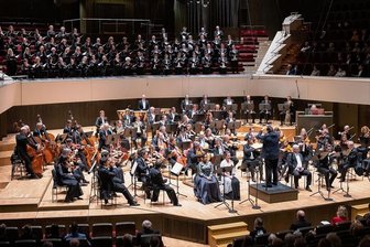 Leipziger Mendelssohn-Festtage setzen mit alttestamentarischer Wucht misikalischen  Höhepunkt - Voll besetzte Chorreihen, Lücken im Publikum: Das "Große Concert" im Leipziger Gewandhaus mit Mendelssohns Oratorium "Elias". 