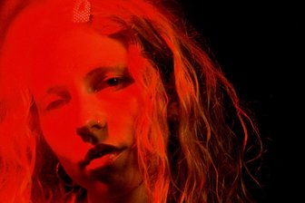 Leipziger Pop-Entdeckung: Blush Always spielt in der Klasse von Phoebe Bridgers - Katja Seiffert ist Blush Always