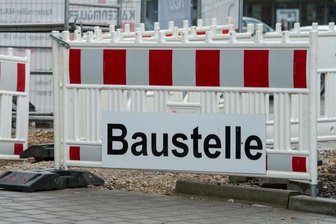 Leipziger Straße: Bauarbeiten auf Gehweg und Fahrbahn beginnen -