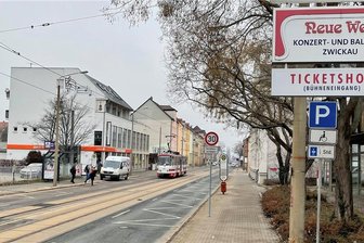 Leipziger Straße in Zwickau: Tempo 30 bleibt bestehen - Ab der "Neuen Welt" wurde, nachdem die Straßenschäden behoben wurden, das Tempolimit wieder aufgehoben.