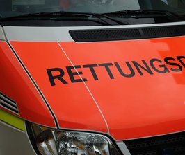 Leisnig: 9-jähriges Mädchen stürzt mit dem Rad und wird von Pkw erfasst - Das Mädchen wurde in eine Klinik gebracht.