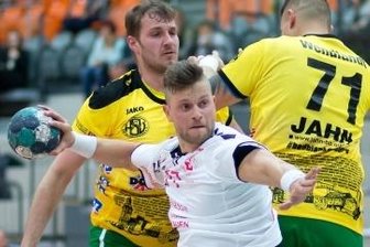 Leistungsträger und Publikumsliebling verlängern - David Zbiral ist über die Zeit eine wichtige Stütze im Oberligateam des HC Einheit Plauen geworden. Um zwei Jahre, bis 2024, hat der Mittelmann nun seinen Vertrag verlängert. Der Leistungsträger ist mittlerweile in der sechsten Saison für den Oberligisten aktiv.