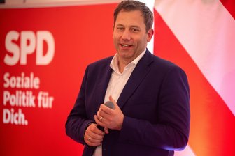Leitartikel zum SPD-Vorsitzenden: Klingbeils Sieg und Klingbeils Fehler - Der SPD-Vorsitzende Lars Klingbeil soll Vizekanzler und Finanzminister und die Personen aus der SPD für die künftige Bundesregierung bestimmen.