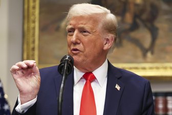 Leitartikel zum Umgang mit Donald Trump: Empörung hilft nicht weiter - US-Präsident Donald Trump hat die Militärhilfe für die Ukraine gestoppt.