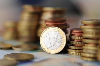 Leitartikel zur Entwicklungshilfe: Gute Geschäfte sind oft die beste Hilfe - Für die Entwicklungshilfe steht künftig weniger Geld zur Verfügung. Daher richtet Entwicklungsministerin Reem Alabali Radovan (SPD) ihre Politik neue aus.