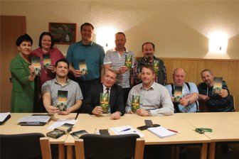 Lengenfeld: Bürgerentscheid zu Solarpark-Vorhaben soll Klarheit bringen - Schönbrunner, Weißensander und Waldkirchener vereint in einer Initiative, die gegen Solarparks und Windkraftanlagen vor den Toren der Stadt Lengenfeld mobil macht.