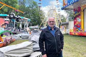 Lengenfeld: Parkfest-Auftakt ohne EM-Fußball - Bürgermeister Volker Bachmann, hier vor dem Rummel mit Riesenrad, erteilte dem Public Viewing zum Parkfest-Auftakt am Freitag schweren Herzens eine Absage.