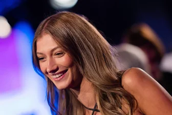 Leony & Co.: Mit diesen Popstars feiert Oelsnitz ein ganzes Wochenende lang 100 Jahre Stadtrecht - Soll beim Festwochenende in Oelsnitz auftreten: Sängerin Leony. Vergangenes Jahr saß sie als Jurorin in der Casting-Jury von „Deutschland sucht den Superstar“.