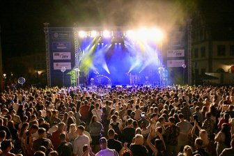 Leony, H-Blockx, Marie Reim: Auf was sich Besucher beim Zwickauer Stadtfest 2025 freuen können - In knapp drei Monaten ist in Zwickau wieder Stadtfest-Zeit. Am Donnerstag wurde das Programm vorgestellt.